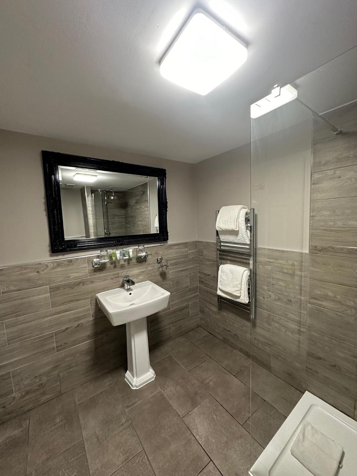 Hotel Langtry Manor