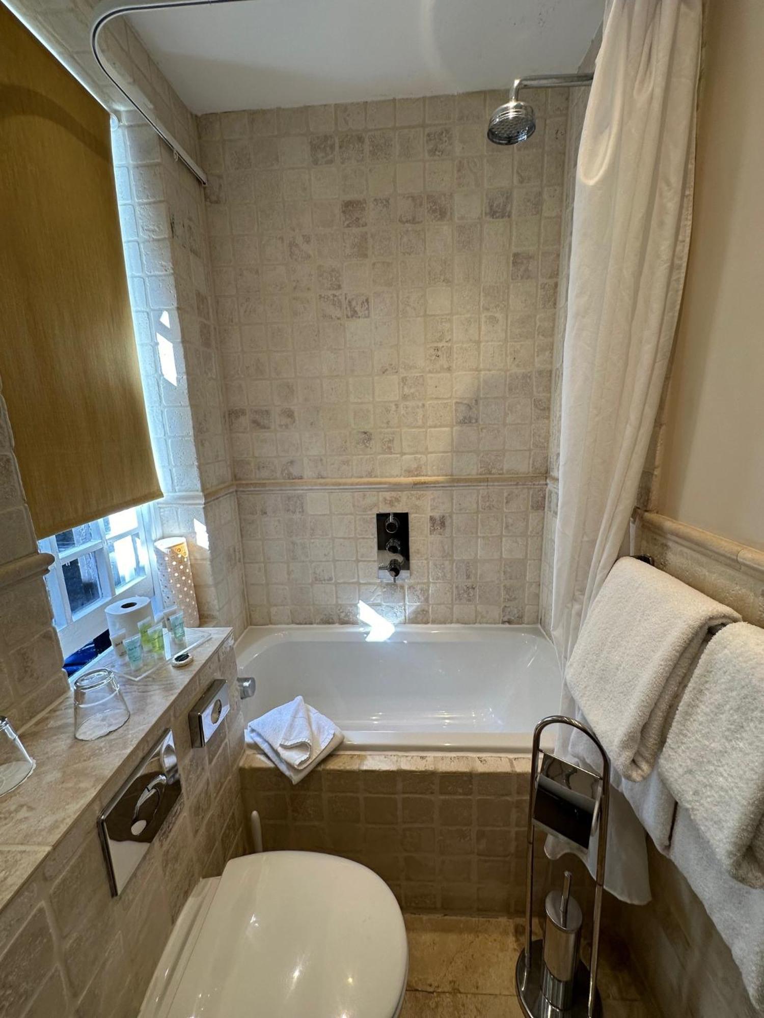 Langtry Manor Hotel 3*
